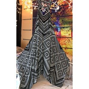 Candies Women’s Halter Dress MEDIUM Fit & Flare Black Sleeveless  Zip B/w Nwot